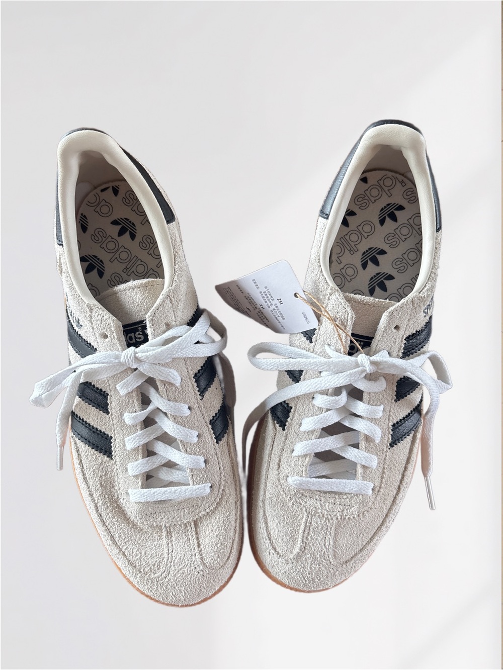 adidas Spezial Suede Sneaker in Off-White and Black with Gum Sole Size 7.5 - Picture 2 of 7